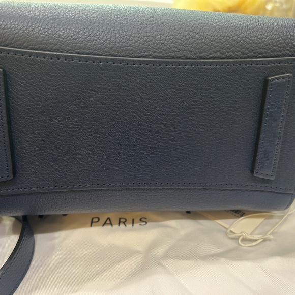 💗 Givenchy Mini Antigona in Navy Sugar Goatskin – Like New👜 - Picture 4 of 10